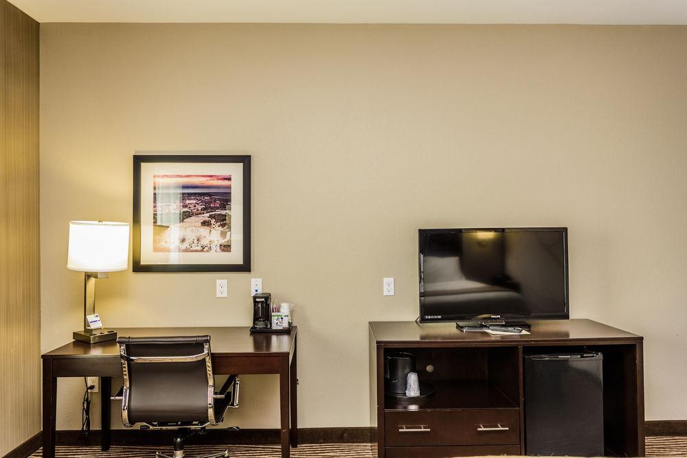 Holiday Inn Express & Suites Cheektowaga North East By Ihg Exteriör bild